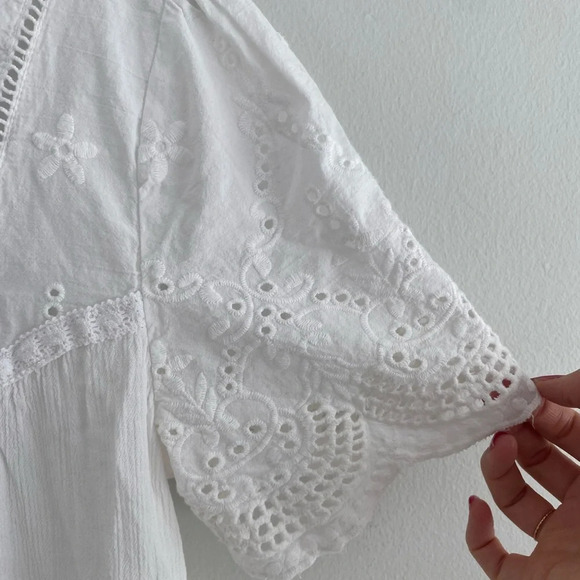 Embroidered White Feminine Eyelet Scalloped Edge T-Shirt Size M - Picture 5 of 13